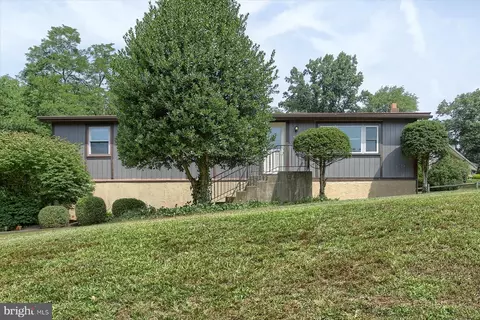 431 Locust Rd, New Cumberland, PA 17070