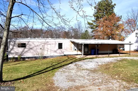6110 Pine Rd, Thomasville, PA 17364