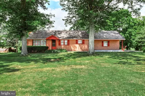 4621 Paradise Rd, Dover, PA 17315