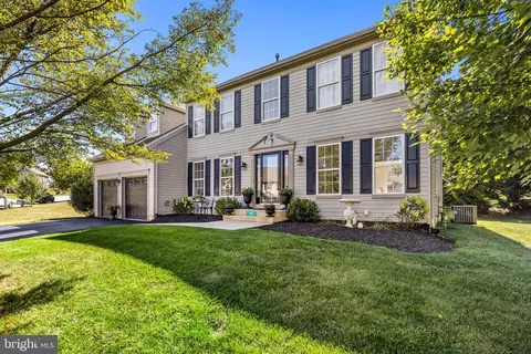 15 John Randolph Dr, New Freedom, PA 17349