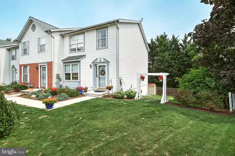 199 Morningstar Ct, Hanover, PA 17331