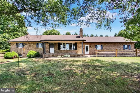 6445 Pamadeva Rd, Hanover, PA 17331