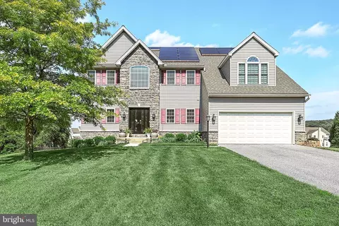 430 Palomino Dr, York, PA 17402