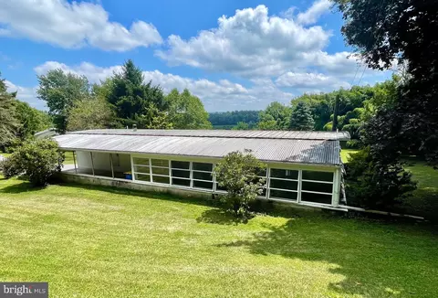 229 Three Hill Rd, Spring Grove, PA 17362