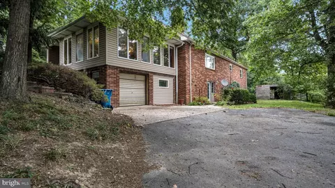 661 Riverview Ct, York, PA 17406