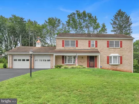 106 Shelbourne Dr, York, PA 17403