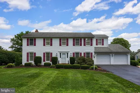 1425 Detwiler Dr, York, PA 17404