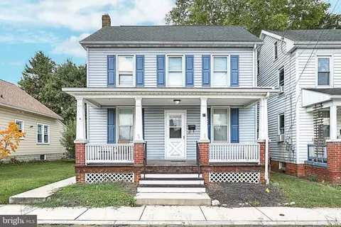 17 Westminster Ave, Hanover, PA 17331