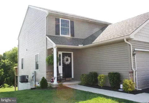 435 Kentwell Dr, York, PA 17406