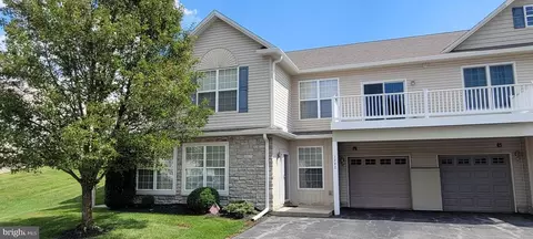 1202 Crestview Ln, Stewartstown, PA 17363