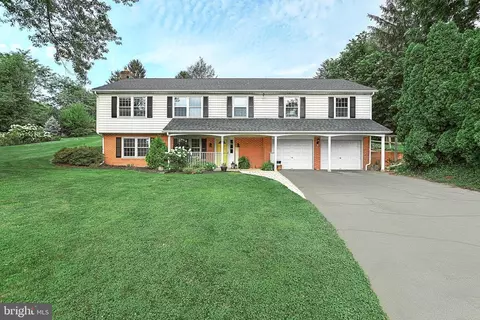 105 Lyle Cir, York, PA 17403