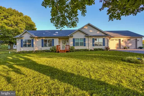368 W Woodbine Rd, Fawn Grove, PA 17321