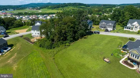 319 Greenwood Rd, Spring Grove, PA 17362