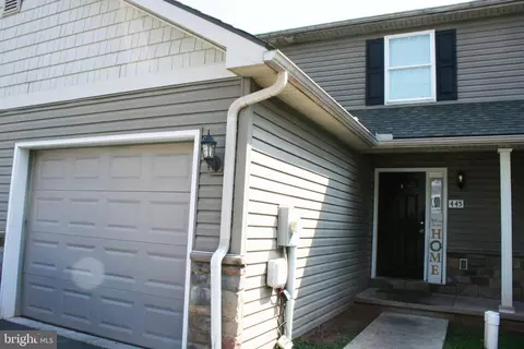 445 Kentwell Dr, York, PA 17406