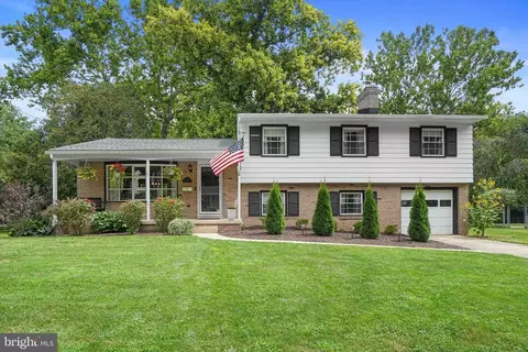 111 Yellow Breeches Dr, Camp Hill, PA 17011