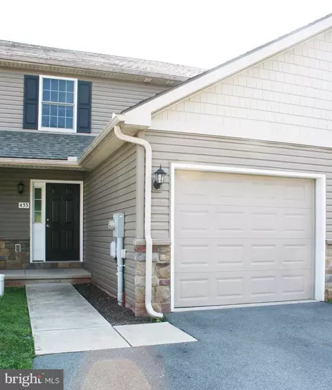 455 Kentwell Dr, York, PA 17406
