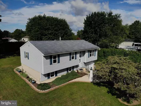 4401 Wynnefield Dr, Dover, PA 17315