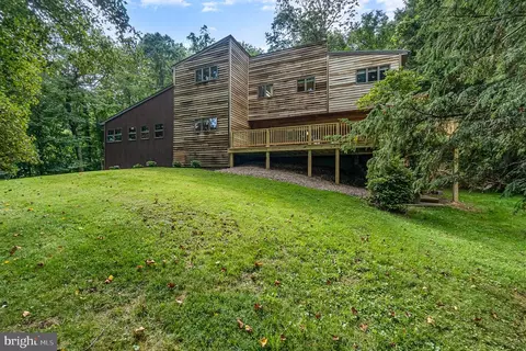 1215 S York Rd, Dillsburg, PA 17019