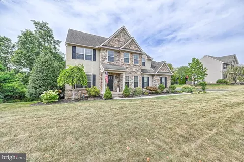 1780 Candle Ln, York, PA 17404