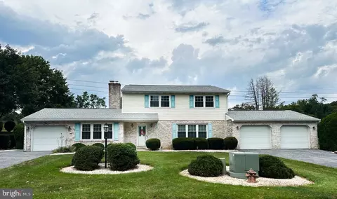 26 Ashley Dr, Dillsburg, PA 17019