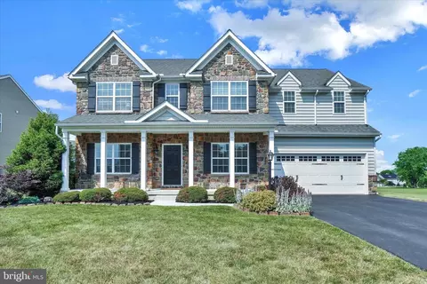 2663 Hummel Dr, York, PA 17404