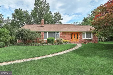 189 Yoe Dr, Red Lion, PA 17356