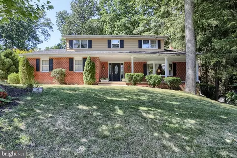 4029 Robinhood Dr, York, PA 17408
