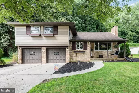 114 Yellow Breeches Dr, Camp Hill, PA 17011