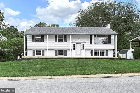 41 Covington Dr, Shrewsbury, PA 17361
