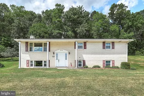 3802 Sticks Rd, Glen Rock, PA 17327
