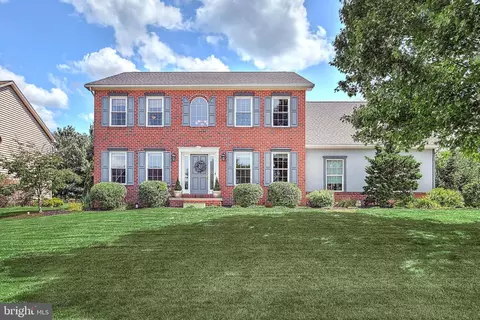 1444 Greenmeadow Dr, York, PA 17408