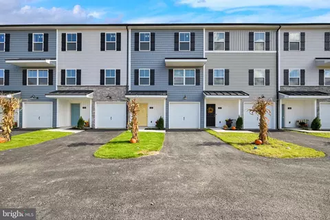 12 Landing Pl, York, PA 17408
