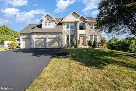 1225 Cranberry Ln W, York, PA 17402