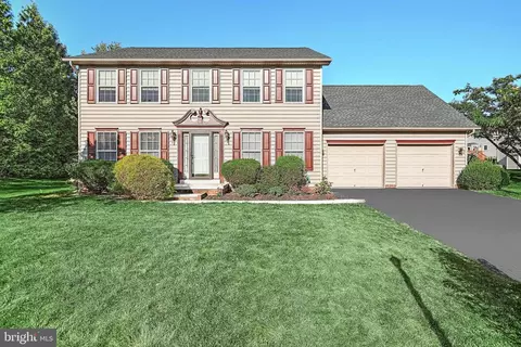 2115 Aslan Dr, York, PA 17404