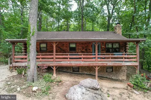 1055 Valley View Rd, York, PA 17406