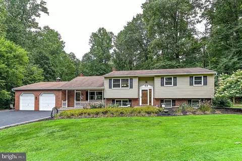 382 Steigerwalt Hollow Rd, New Cumberland, PA 17070
