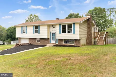 729 Franlyn Dr, Dallastown, PA 17313