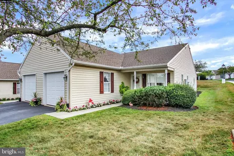 19 Hagarman Dr #19, York, PA 17408