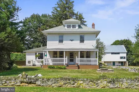 4527 Faraway Dr, Felton, PA 17322