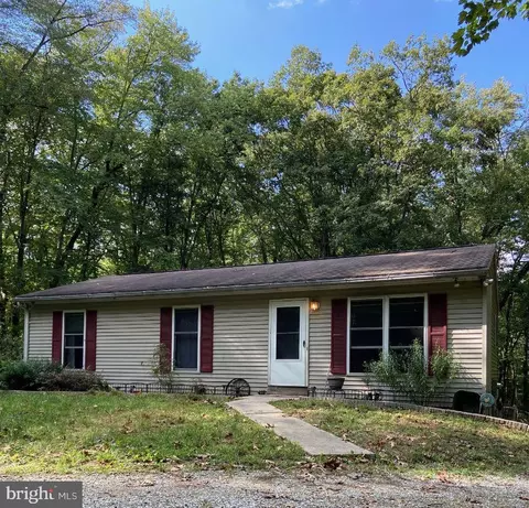 122 W Greenhouse Rd, Dillsburg, PA 17019