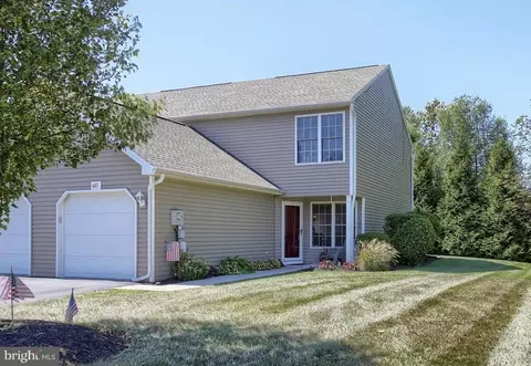 601 Mallard Dr #7A, Etters, PA 17319