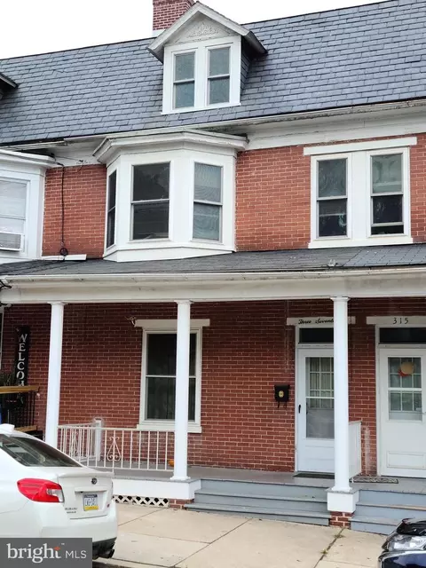 317 1st Ave, Red Lion, PA 17356