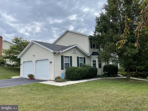 3 Lisa Wood Ct, Hanover, PA 17331