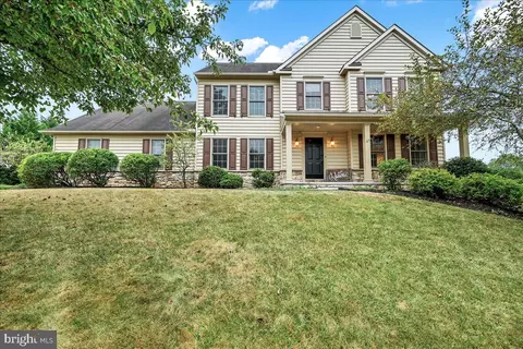 2520 Eldorado Dr, York, PA 17402