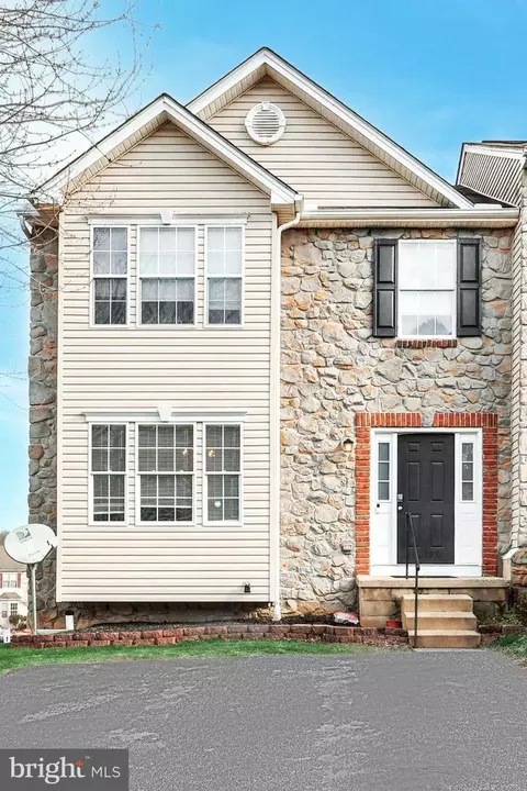 16850 Reagan Dr, Shrewsbury, PA 17361