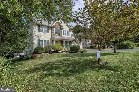 25 Rockdale Dr, Seven Valleys, PA 17360