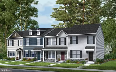 19 S George St, Stewartstown, PA 17363