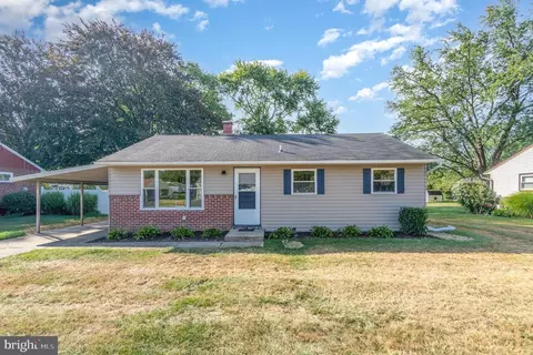 3824 Oakleigh Dr, York, PA 17402