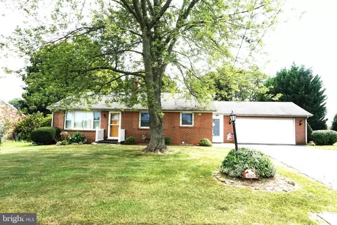4242 Walters Hatchery Rd, York, PA 17408