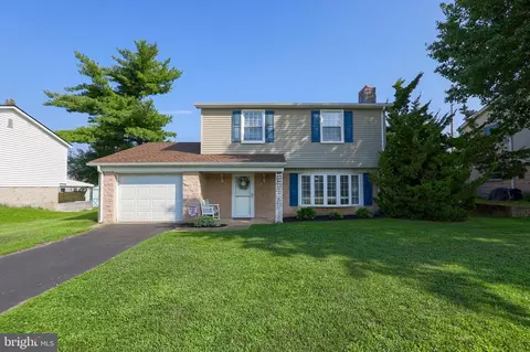 993 Richwill Dr, York, PA 17404